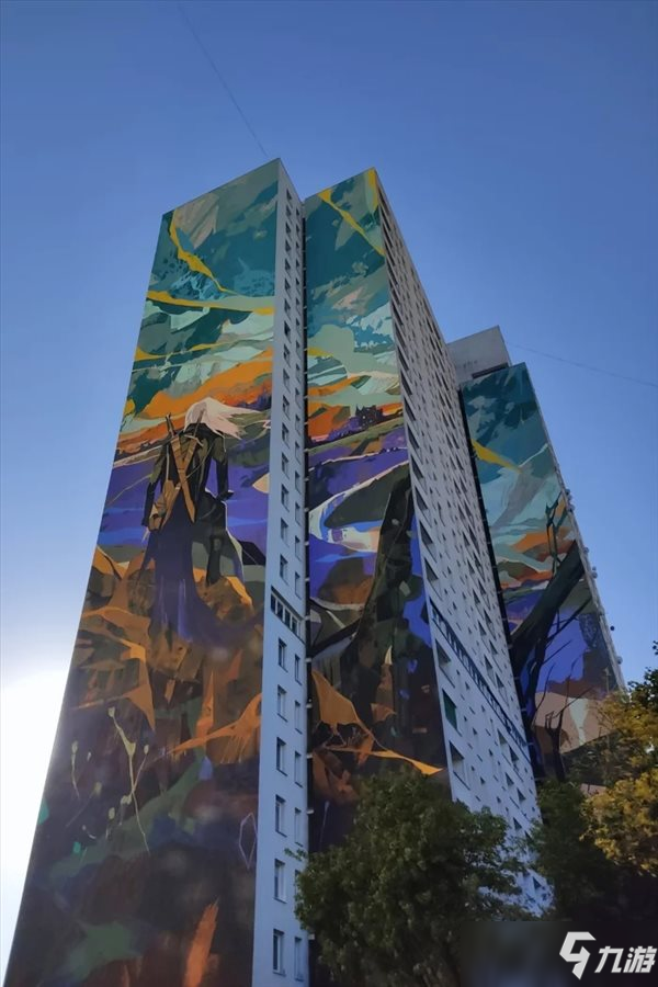 《巫师》主题壁画竣工 26层楼外墙作画，视觉效果震撼