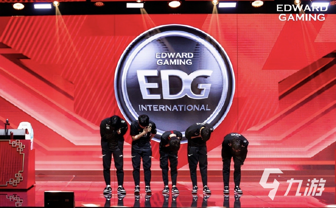 载入史册！2021年英雄联盟S11总决赛，EDG获得全球总冠军 - 哔哩哔哩