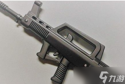 《和平精英》雨林qbz好还是m416 QBZ和M416枪托决定谁强