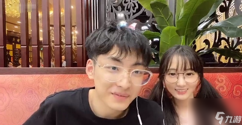 王者荣耀分手3个月后瓜妹还在蹭赖神？连发3条动态，被发