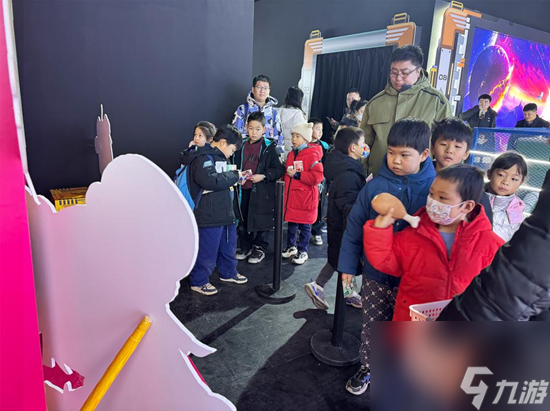 未来星域·迷你世界光影嘉年华炫丽开展！开启宇宙大冒险！