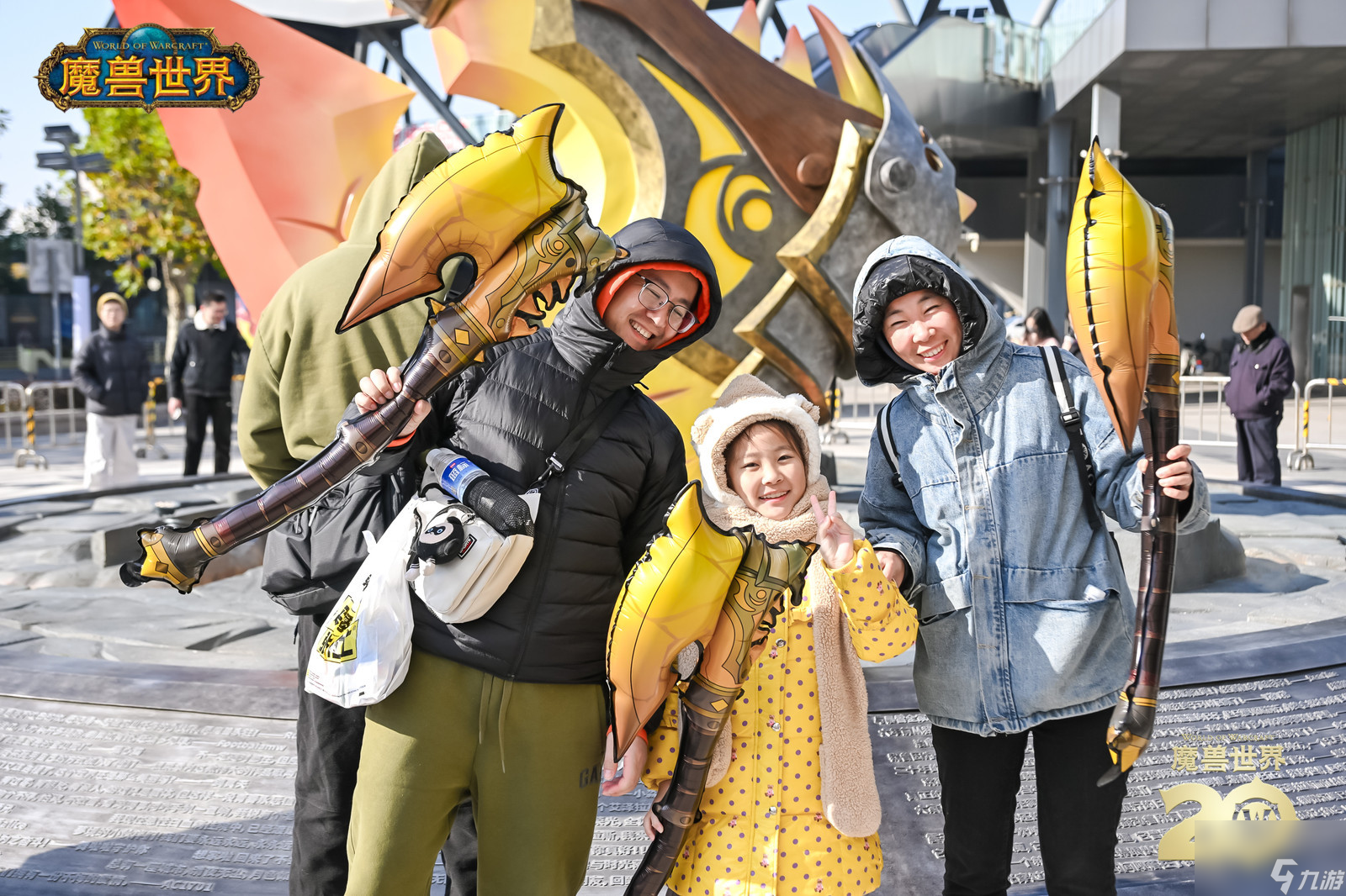 永久落地上海,《魔兽世界》血吼雕塑在近铁城市广场完成剪彩