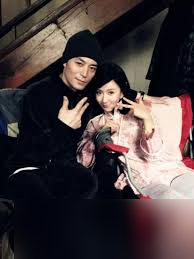 霍建华娄艺潇关系从青涩友谊到各自精彩