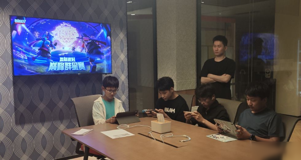 屁屁王线下携手肠肠勇夺派对之王,肠肠超绝1v4惊艳全场!