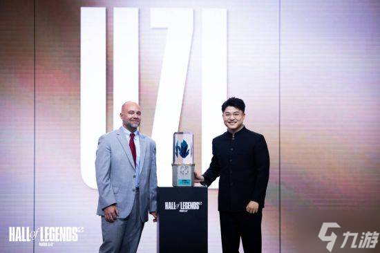 电竞传奇加冕！Uzi入选英雄联盟名人堂典礼圆满举行