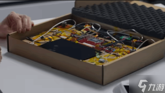 Xbox首款掌机“原型机”曝光！竟是用纸盒搭建的