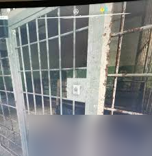 潛行者2廢料堆上鎖保險箱怎么開啟
