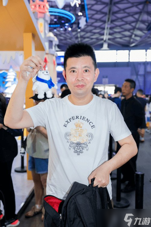 大白熊出没！世纪华通《无尽冬日》展台打造夏日冰爽打卡点