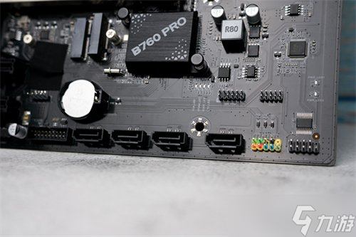 又一款开放世界大作，艾尔莎BOWMID B760 PRO D4和你玩转《四海兄弟：故乡》