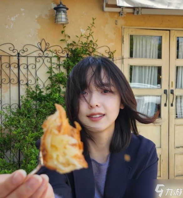 《寂静岭f》女主脸模新美图：甜美可爱令人心动！