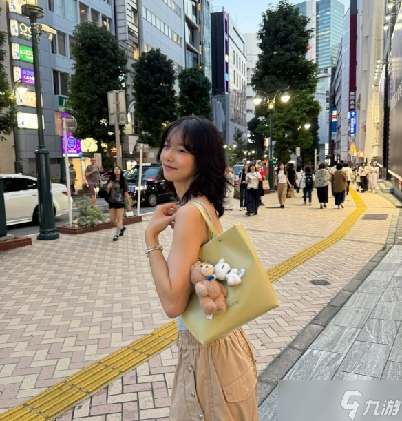 《寂静岭f》女主脸模新美图：甜美可爱令人心动！