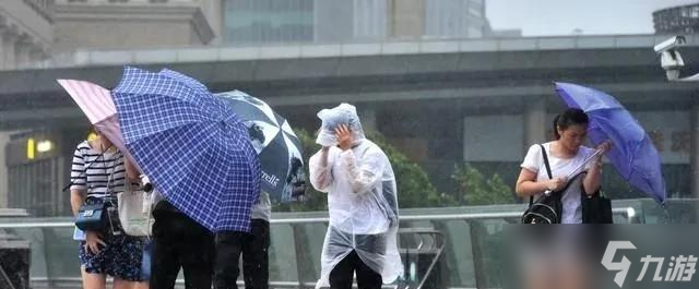 风雨齐上阵！台风“麦德姆”今夜直扑广西南部，沿海阵风可达12级