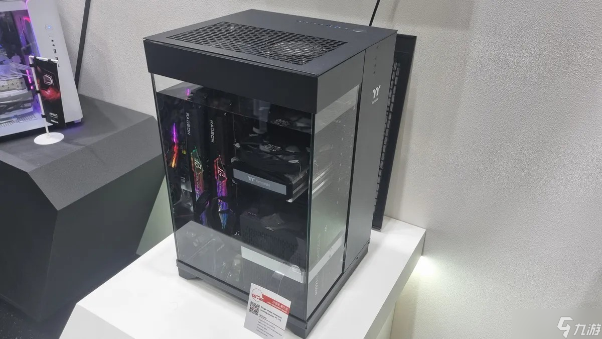 PC廠商創(chuàng)新散熱方案 機箱變魚缸，零件全浸