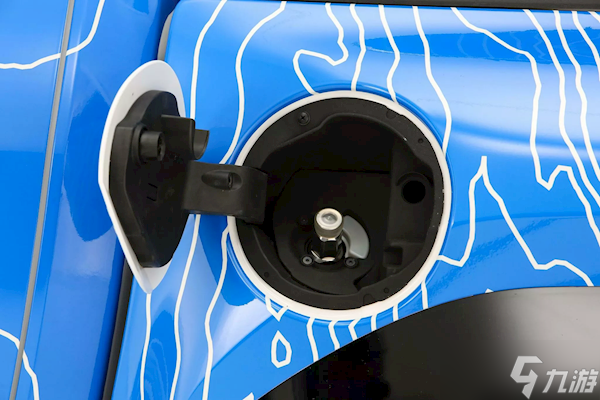 丰田推出全新氢动力皮卡，排出的“废水”竟能洗澡！