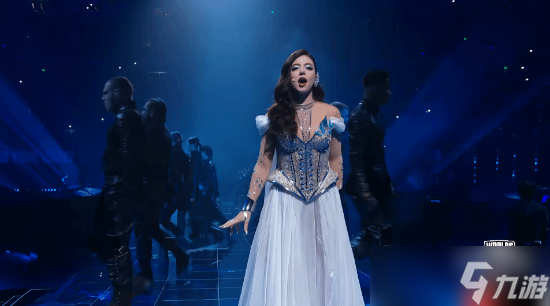 《LOL》S15总决赛开幕美女献唱 六冠or新王登基 