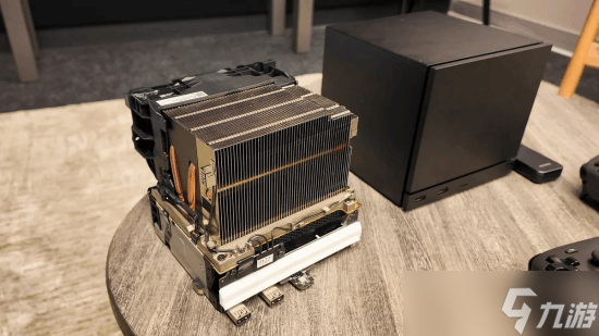 V社欲打造"三位一体"硬件生态 MicroSD卡槽成打通关键