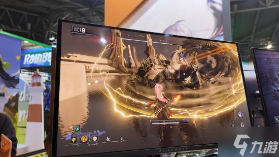 《无限机兵》新Boss试玩：雷电女剑士骑乘四臂异形