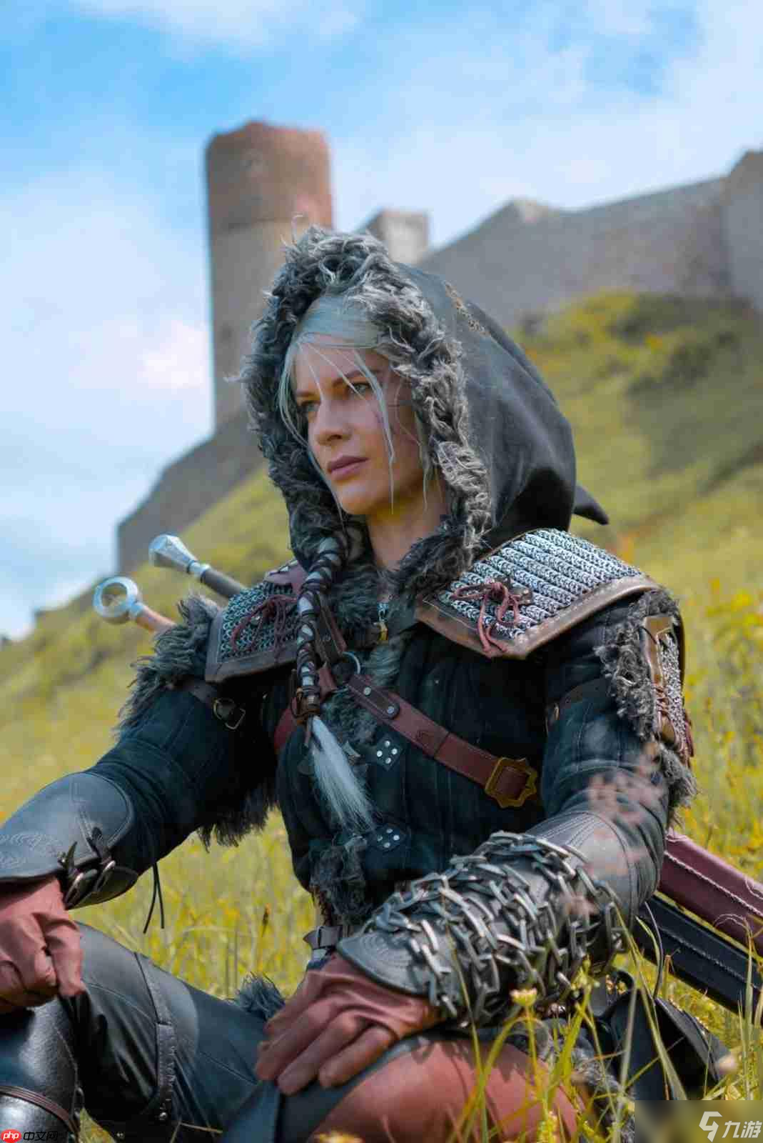 太帅了!用传艺自<strong></strong> 粉丝用传统工艺自制《巫师4》希里cos服