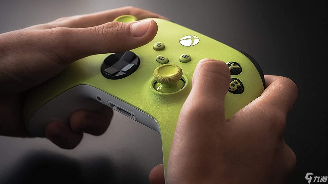 电动伏特Xbox无线手柄节日期间降价至39.99美元截图