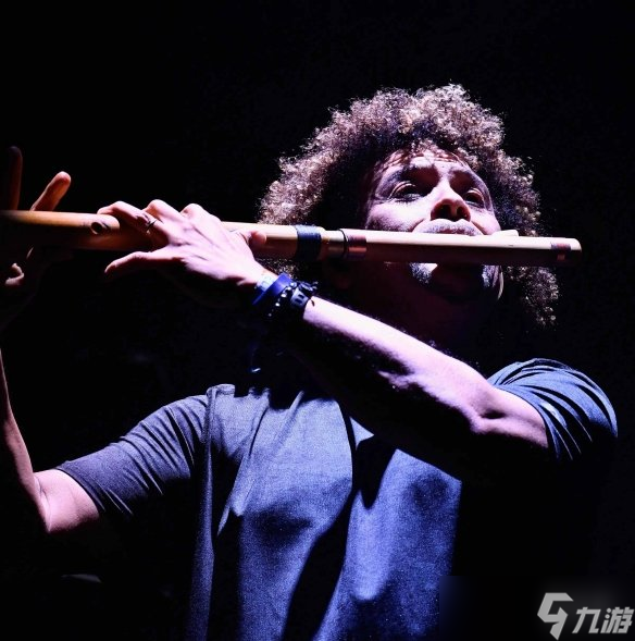 TGA笛子哥携怪异乐器回归 庆《33号远征队》横扫九奖